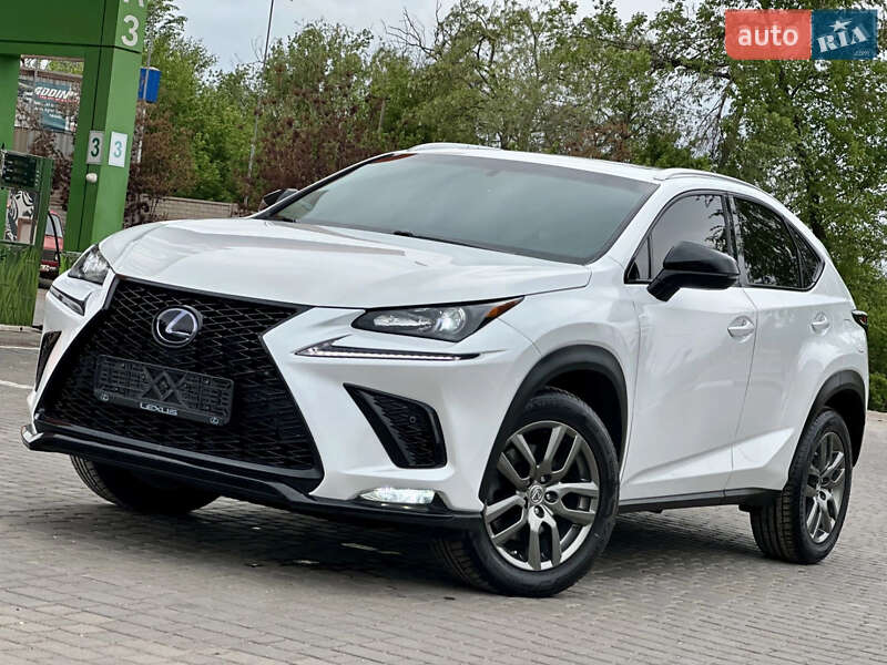 Внедорожник / Кроссовер Lexus NX 2015 в 