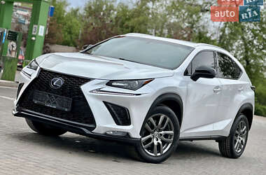 Внедорожник / Кроссовер Lexus NX 2015 в 
