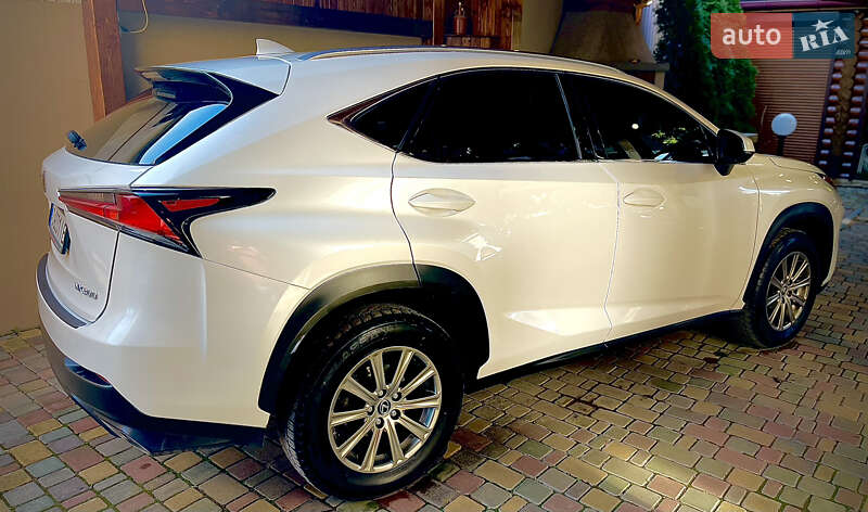 Внедорожник / Кроссовер Lexus NX 2018 в Ужгороде