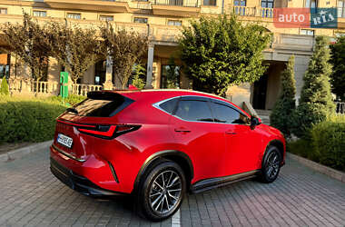 Позашляховик / Кросовер Lexus NX 2022 в 