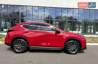 Позашляховик / Кросовер Lexus NX 2022 в 
