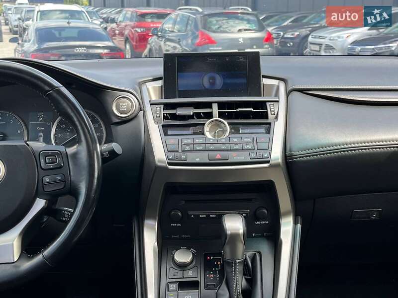 Внедорожник / Кроссовер Lexus NX 2016 в Львове