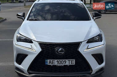 Позашляховик / Кросовер Lexus NX 2017 в 