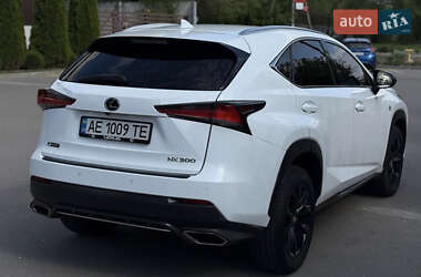 Позашляховик / Кросовер Lexus NX 2017 в 