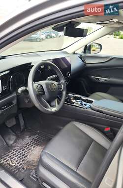 Позашляховик / Кросовер Lexus NX 2022 в 
