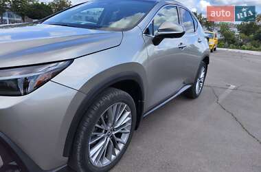 Позашляховик / Кросовер Lexus NX 2022 в 