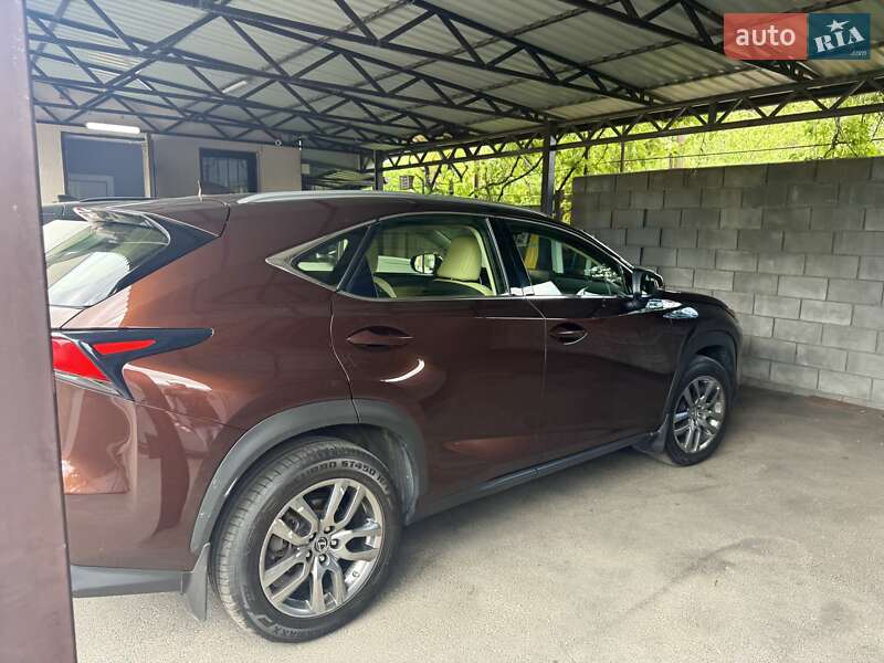 Внедорожник / Кроссовер Lexus NX 2017 в Днепре