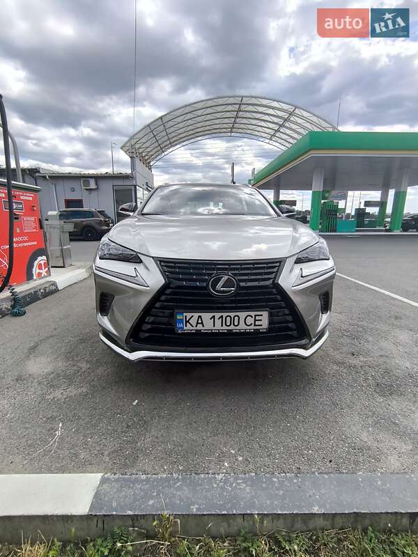Lexus NX 2020