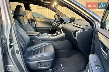 Позашляховик / Кросовер Lexus NX 2021 в 