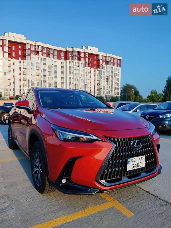 Lexus NX 2023
