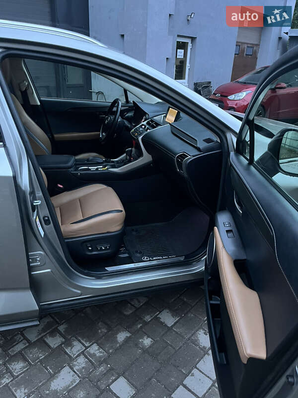 Внедорожник / Кроссовер Lexus NX 2017 в Бродах
