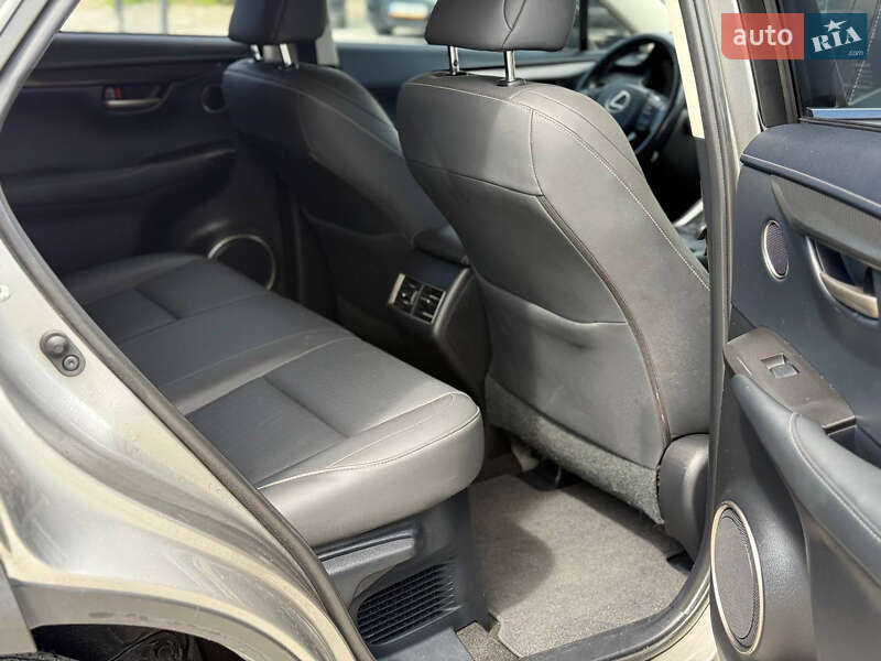 Позашляховик / Кросовер Lexus NX 2015 в Новомосковську