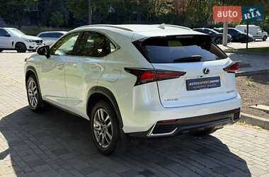 Позашляховик / Кросовер Lexus NX 2018 в 