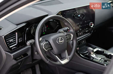 Позашляховик / Кросовер Lexus NX 2023 в 