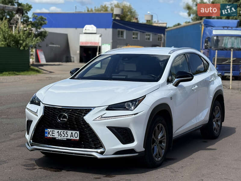 Lexus NX 2021