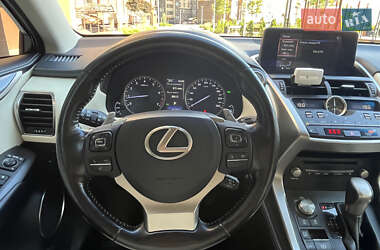 Позашляховик / Кросовер Lexus NX 2018 в 