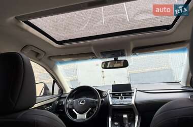 Позашляховик / Кросовер Lexus NX 2016 в 