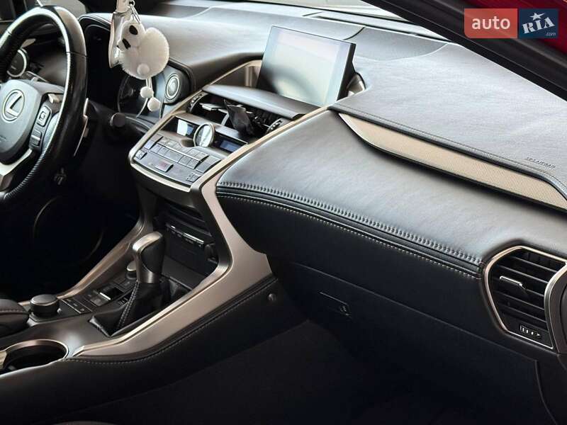 Внедорожник / Кроссовер Lexus NX 2016 в Одессе