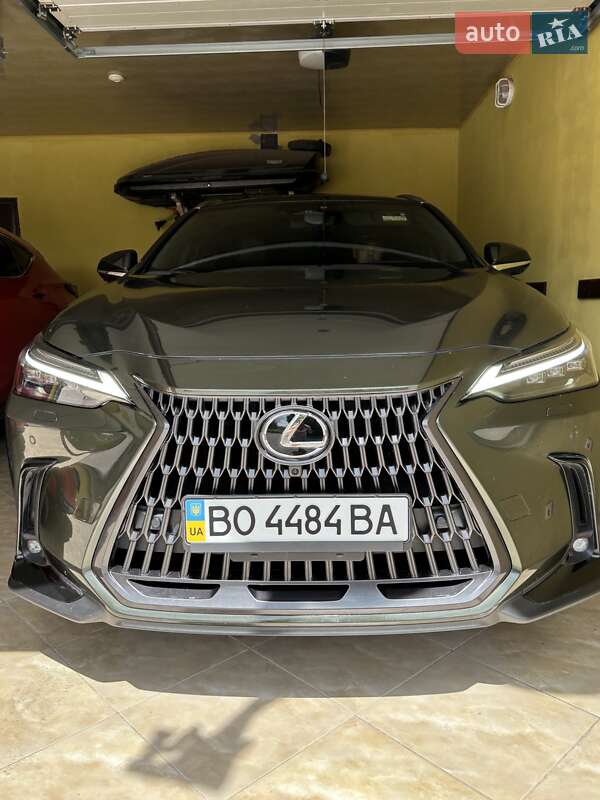 Позашляховик / Кросовер Lexus NX 2023 в Тернополі