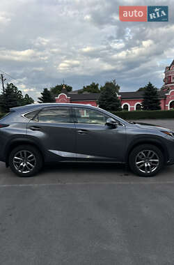 Позашляховик / Кросовер Lexus NX 2017 в 