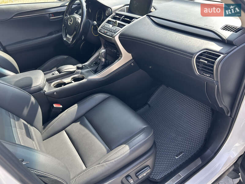 Внедорожник / Кроссовер Lexus NX 2017 в Киеве
