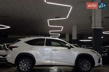 Внедорожник / Кроссовер Lexus NX 2015 в 
