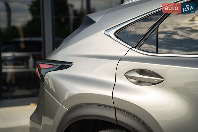 Внедорожник / Кроссовер Lexus NX 2015 в Черновцах