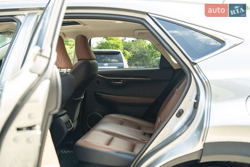 Внедорожник / Кроссовер Lexus NX 2015 в Черновцах
