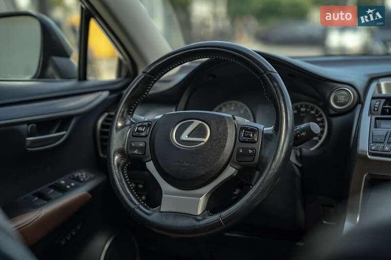 Внедорожник / Кроссовер Lexus NX 2015 в Черновцах