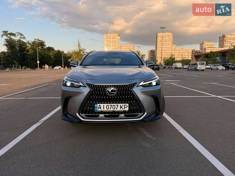 Lexus NX 2022