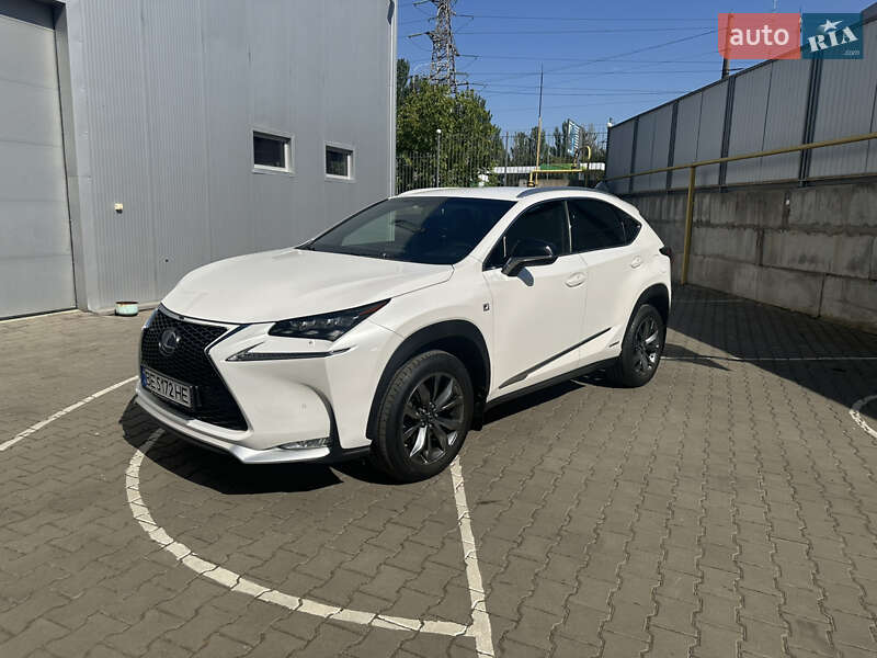 Позашляховик / Кросовер Lexus NX 2014 в 