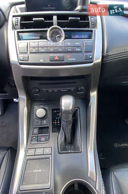 Внедорожник / Кроссовер Lexus NX 2015 в 