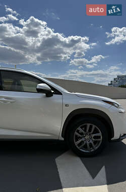 Внедорожник / Кроссовер Lexus NX 2015 в 
