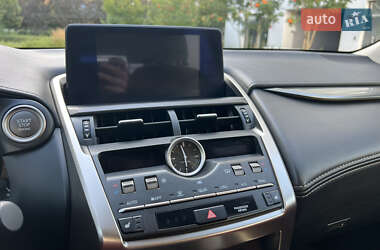 Внедорожник / Кроссовер Lexus NX 2020 в 