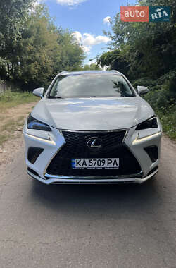 Внедорожник / Кроссовер Lexus NX 2015 в 