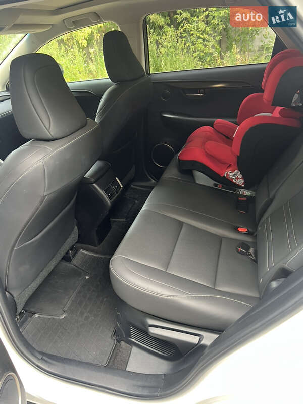 Внедорожник / Кроссовер Lexus NX 2015 в Киеве