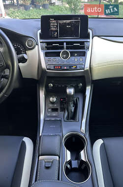 Внедорожник / Кроссовер Lexus NX 2020 в 