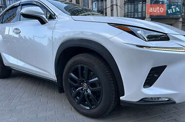 Внедорожник / Кроссовер Lexus NX 2018 в 