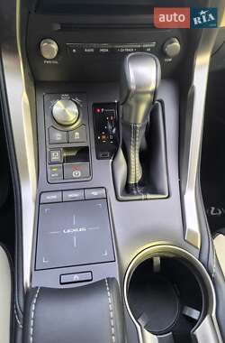 Внедорожник / Кроссовер Lexus NX 2020 в 