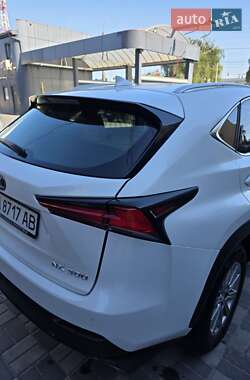 Позашляховик / Кросовер Lexus NX 2018 в 