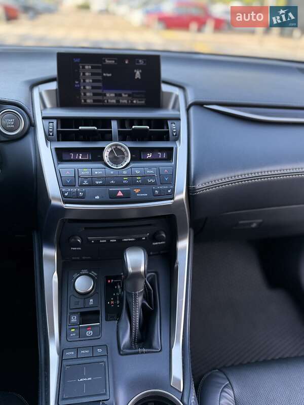 Позашляховик / Кросовер Lexus NX 2015 в Києві