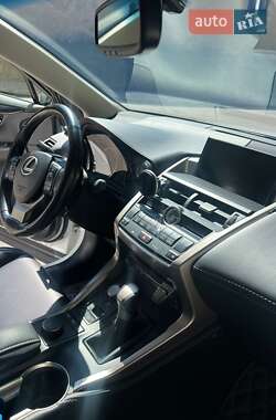 Позашляховик / Кросовер Lexus NX 2017 в 