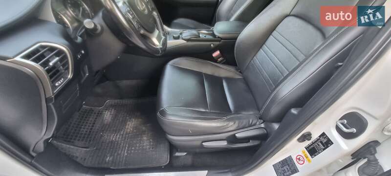 Внедорожник / Кроссовер Lexus NX 2015 в Каменском