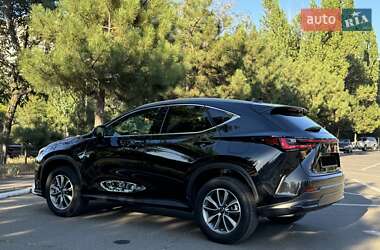 Внедорожник / Кроссовер Lexus NX 2022 в 