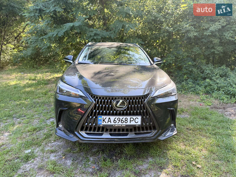 Lexus NX 2023