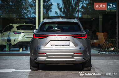 Позашляховик / Кросовер Lexus NX 2023 в 