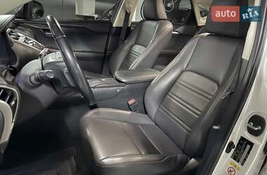 Позашляховик / Кросовер Lexus NX 2015 в 