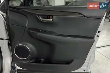 Позашляховик / Кросовер Lexus NX 2015 в 