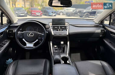 Позашляховик / Кросовер Lexus NX 2015 в 
