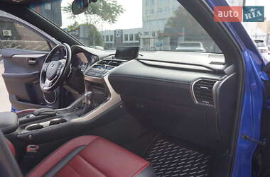 Позашляховик / Кросовер Lexus NX 2015 в 
